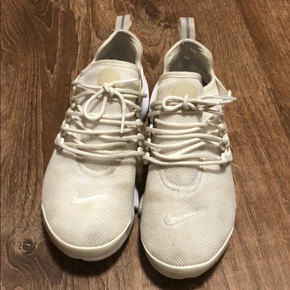 👟Nike White Presto👟